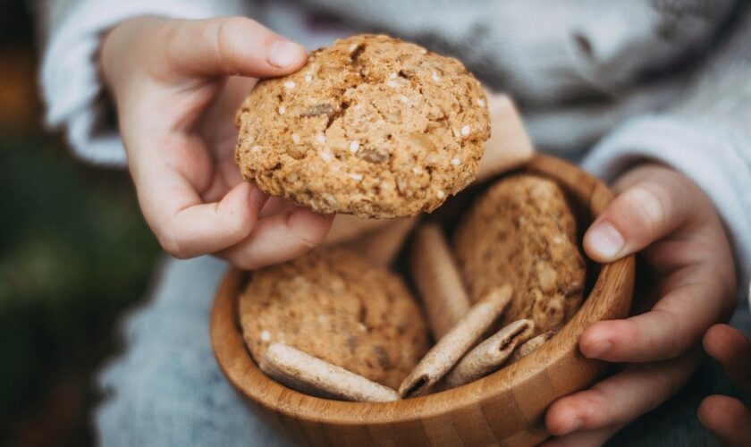 Crunchy Oat Cookies